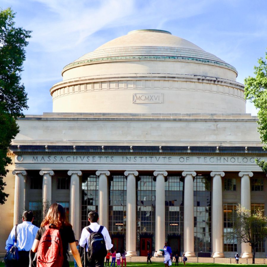 Mit,Students,Walking,Towards,The,Famous,Dome,,Massachusetts,Institute,Of